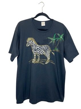 KARLA MARIE Glitter Giraffe Art to Wear Black Tee OSFA